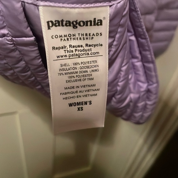Patagonia light purple puffer size XS - Picture 6 of 7